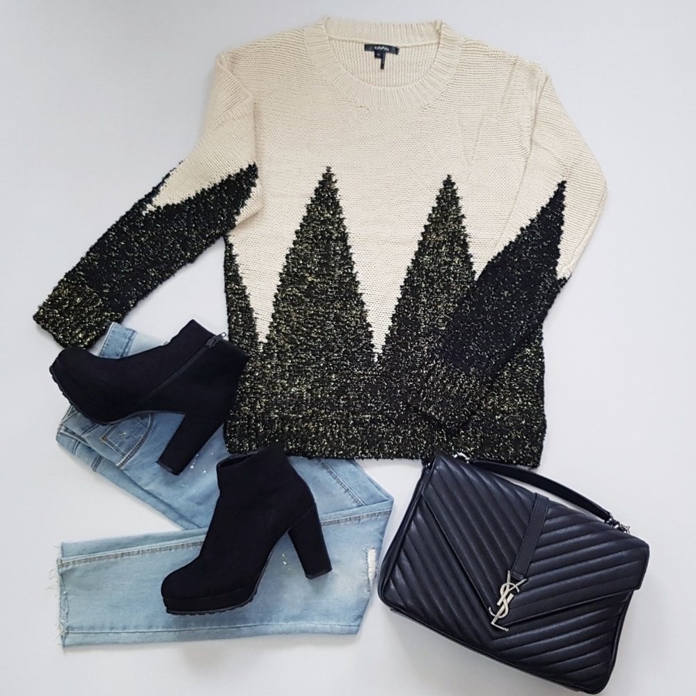 Long Sleeve Round Neck Pull Over Knit Sweater - Picture 2 of 6